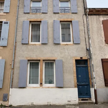 Le Beige - T2 Climatise - Elegant Et Renove *
